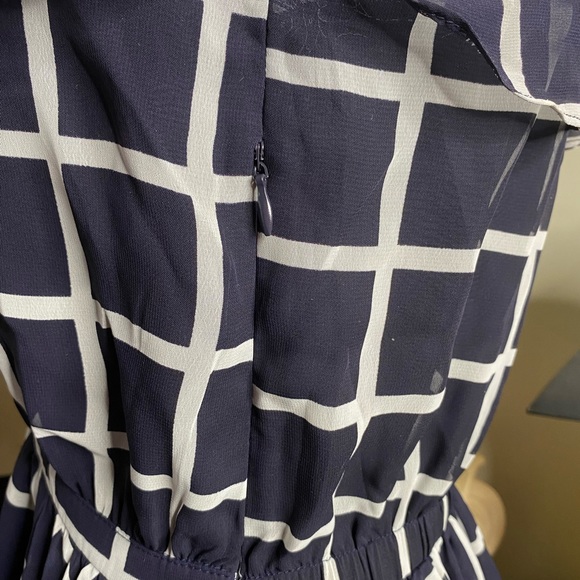 Esley navy blue,white DRESS M pane ruffle sleeveless, gathered waist, side zip - Picture 5 of 8